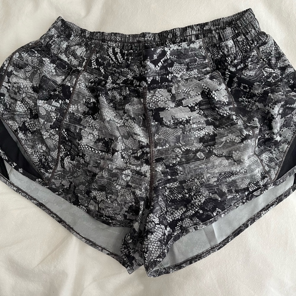 Lululemon Hotty Hot Short 2.5” Inseam